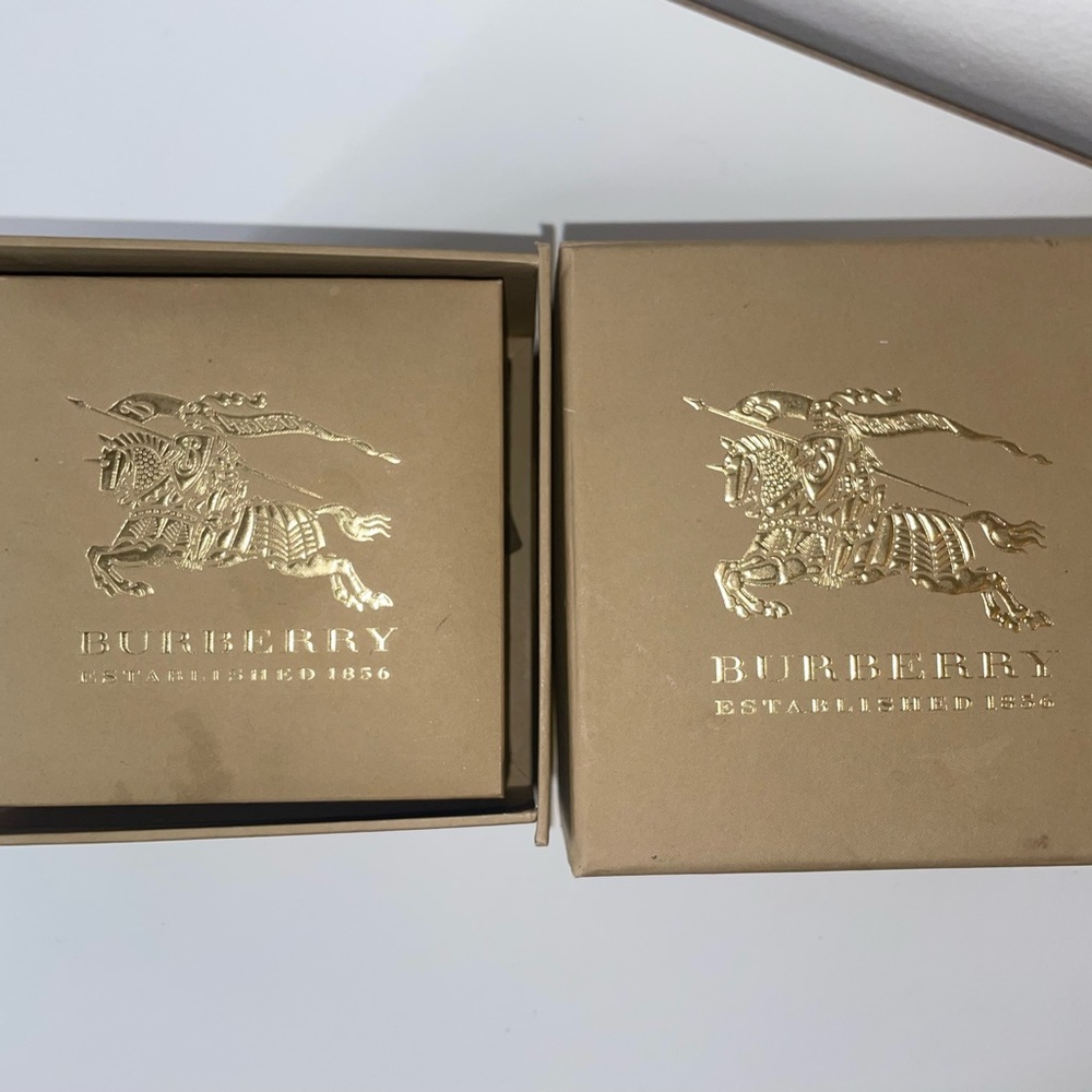 Burberry Watch - Picture 6 of 6